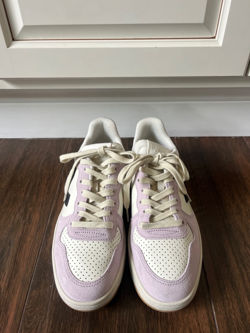 Like New VEJAS V-10 Prime Sneakers - Picture 5 of 10